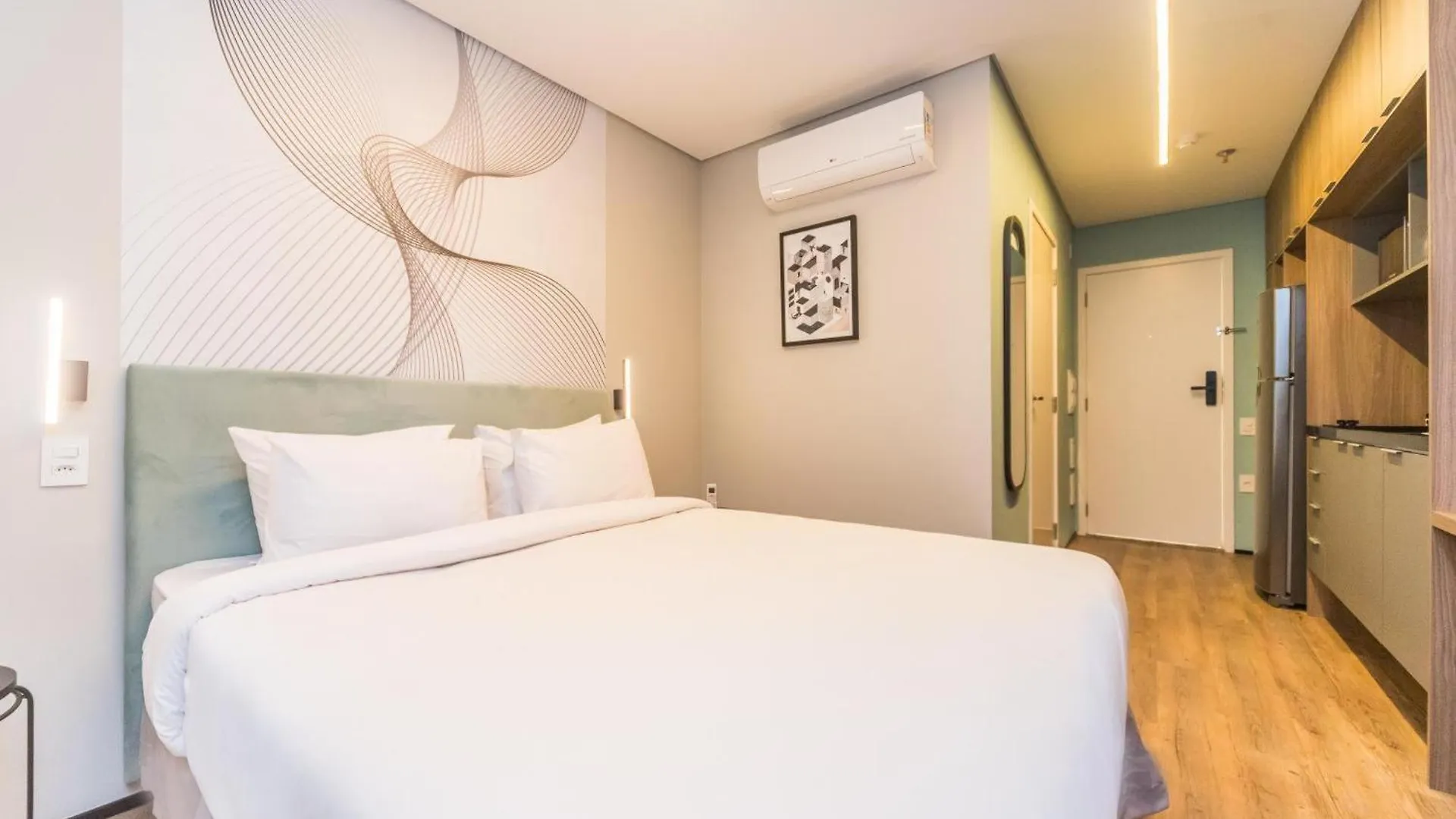 Sky Poll Studio 306 - Near Paulista Ave & Subways, Rooftop & Full Gym ! Short & Long Stay! Sao Paulo